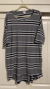 LuLaRoe Irma Black and White Stripe Tunic L